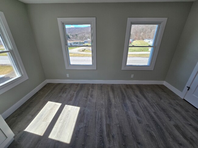 Photo - 15581 NY-28 Unit 3