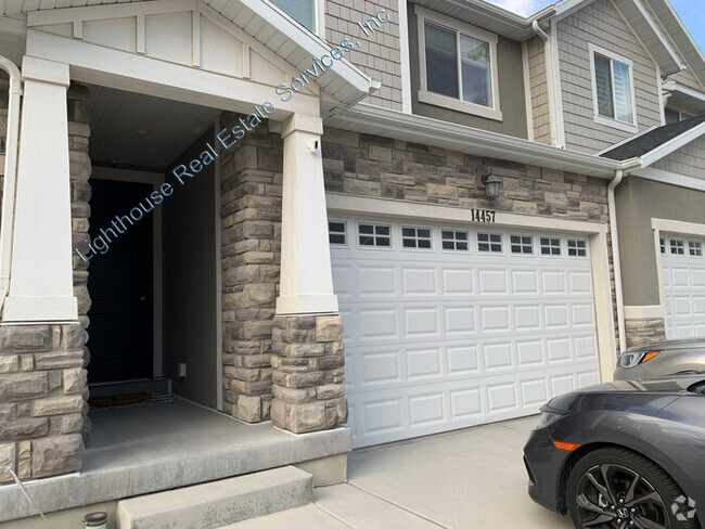 Building Photo - Big Beautiful Herriman Townhome!
