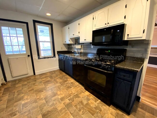 Photo - 1808 Pioneer Ave