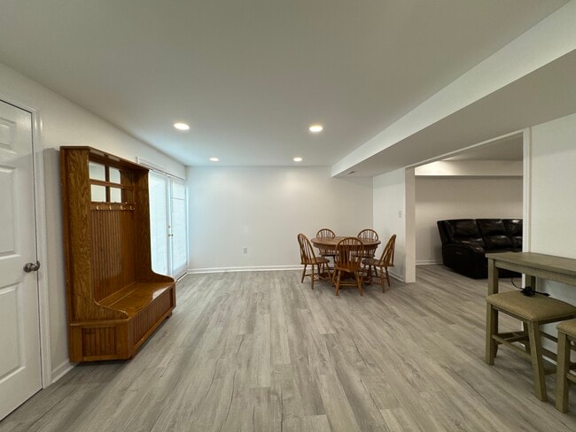 Main foyer and dining room - 1042 Laurel Grove Rd Unit Luxury Apartment for rent