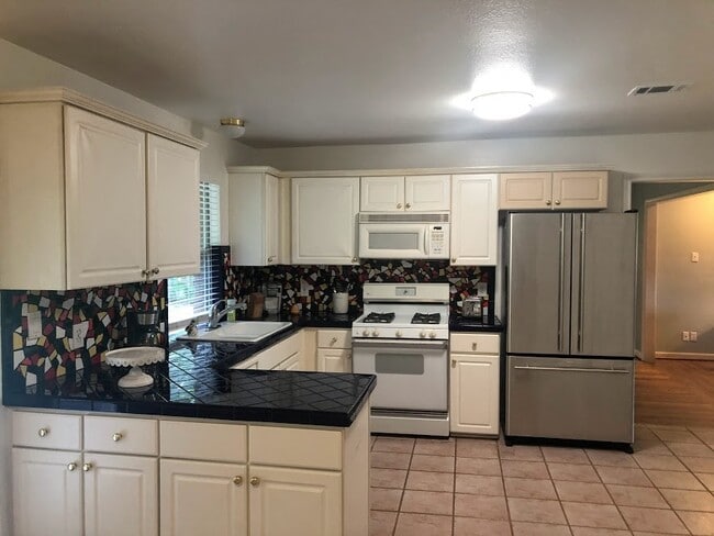 Photo - 9626 Long Branch Ln House