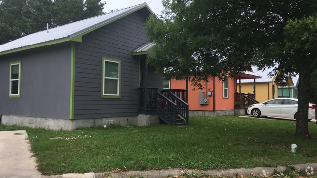 Building Photo - 1017 Fir Ln Rental