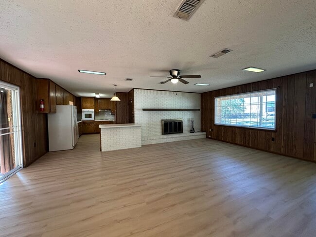 Photo - 697 Green St