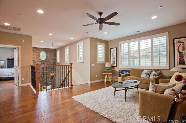 Building Photo - 28934 W Hills Dr