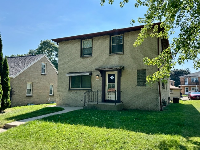 Building Photo - 3389 S Whitnall Ave Rental