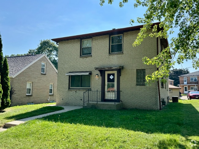 Building Photo - 3389 S Whitnall Ave Rental