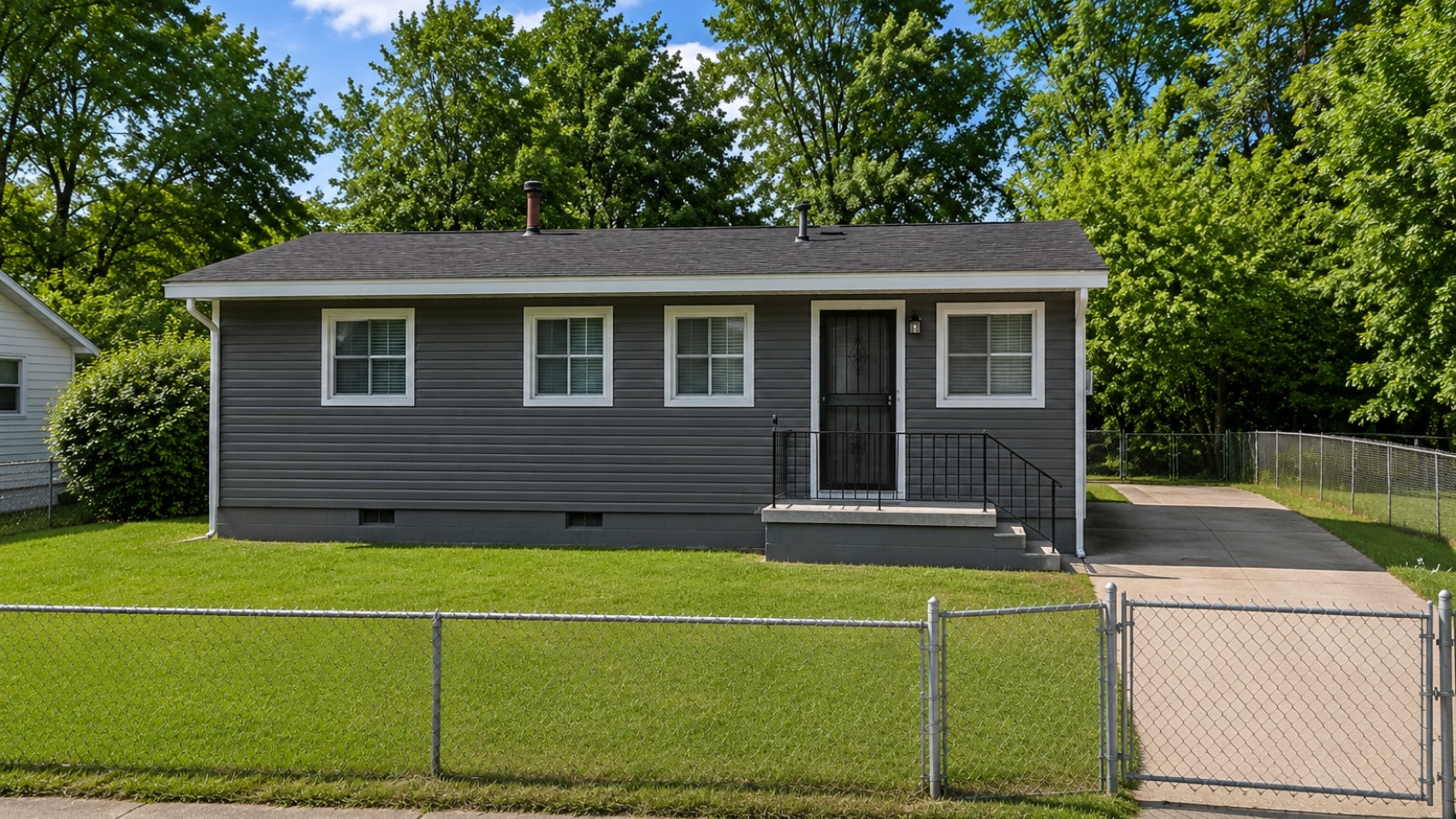 Photo - 708 George Rd