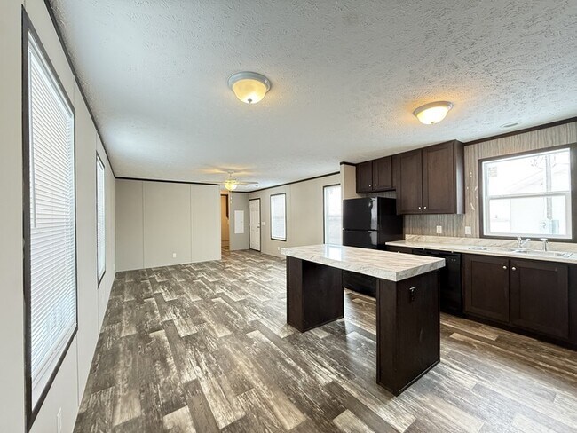 Photo - 10610 State Rte 762