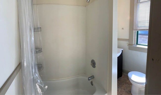 apt # 1+4 - 836 Harrison Ave Unit 4