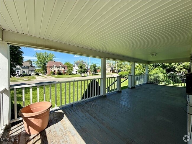 Building Photo - 19137 Westwood Dr Unit 2 Rental