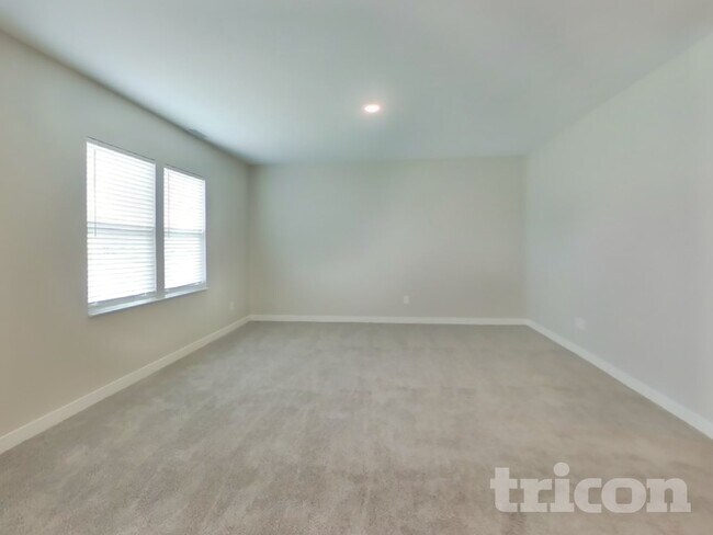 Photo - 1303 Eton Wy Casa