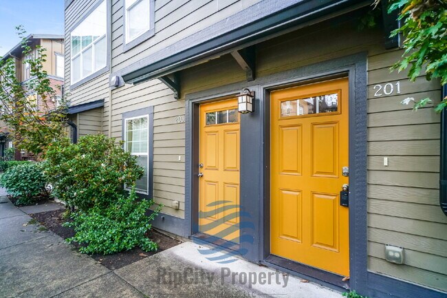 Photo - 1090 SW 170th Ave Unit 201