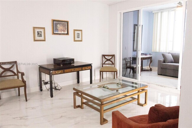 5005 Collins Ave Unit 1523