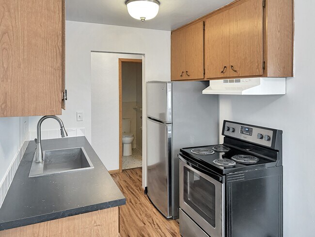 Photo - Carroll Court Apartments