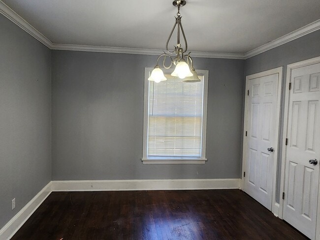 Photo - 215 E Washington St