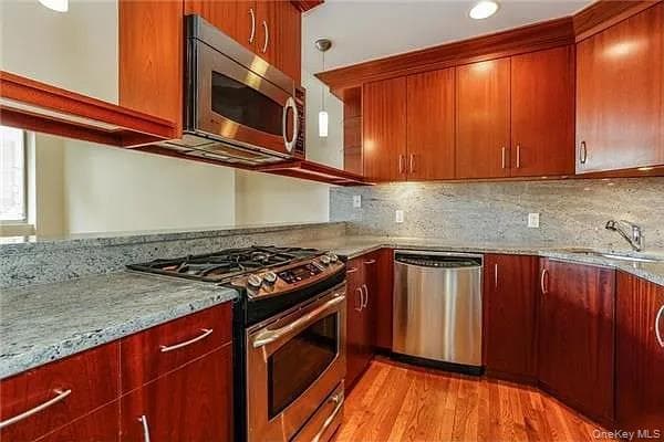 Photo - 556 State St Unit 0