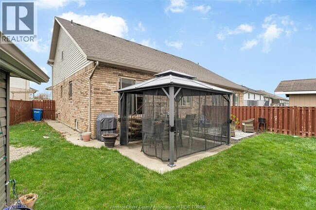 Photo - 11460 Timber Bay Crescent