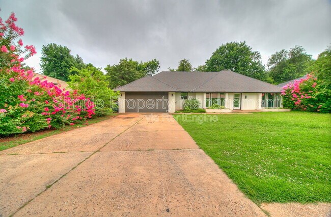 Photo - 616 E 9th St Casa