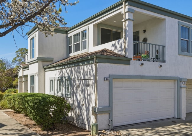 Building Photo - 914 Brea Ln Unit 914 Brea