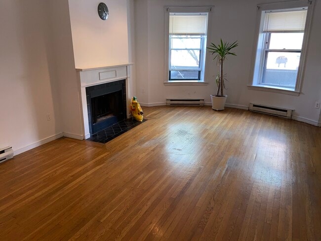 Photo - 1742 Washington St