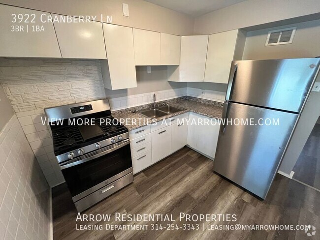 Building Photo - Recently Renovated Three Bedroom Move In R... Rental