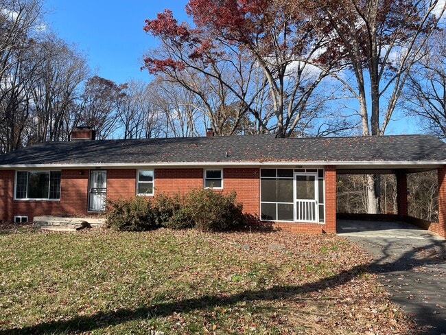 Building Photo - 5509 Skylark Rd