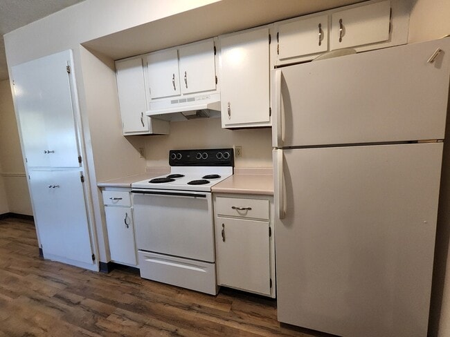 Photo - 1676 Colonial Dr