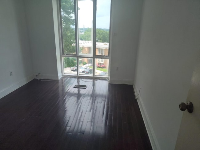 Photo - 5715 N Kings Hwy Townhome
