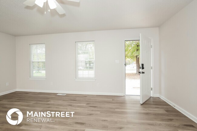 Photo - 135 W Lakefield Dr