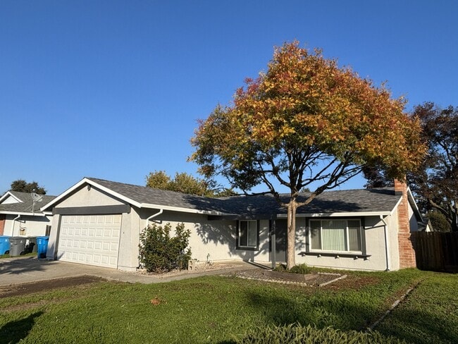 Building Photo - 137 Edwin Dr