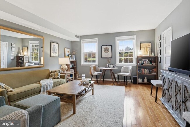 Photo - 7 Russell Rd Unidad D