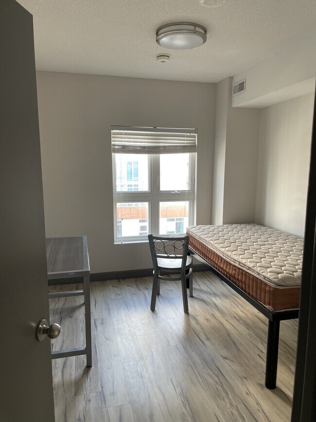 Photo - 258A-258A Sunview St