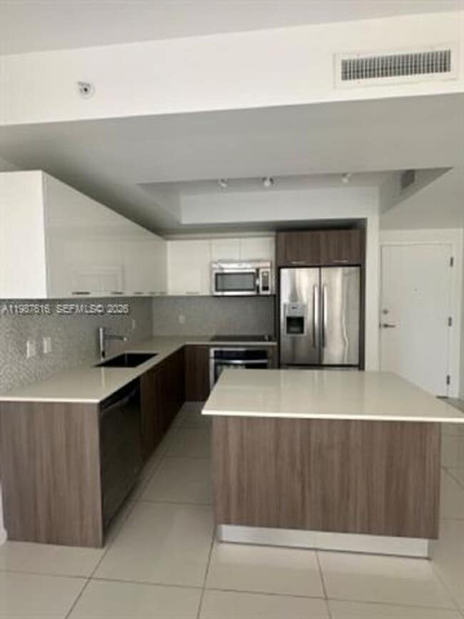 Photo - 5300 NW 85th Ave Unidad 5300 NW 85th Ave # 409