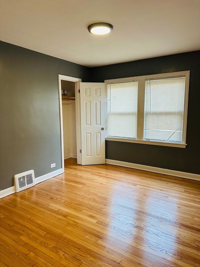 Photo - 3850 W 81st St