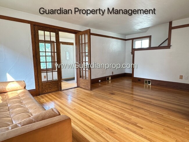 Photo - 4147 Snelling Ave
