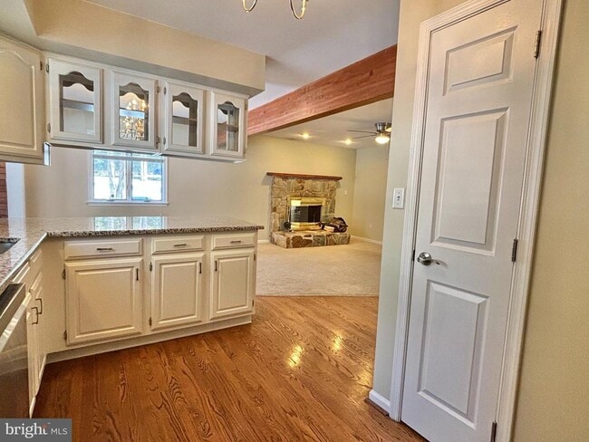 Photo - 498 Dean Dr