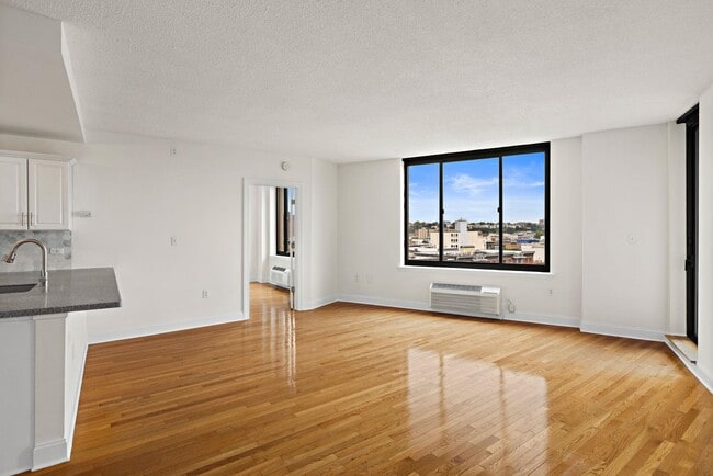 Photo - 415 Newark St. Unit 8c