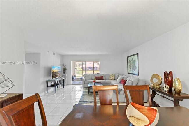 5876 Regal Glen Dr Unit 101
