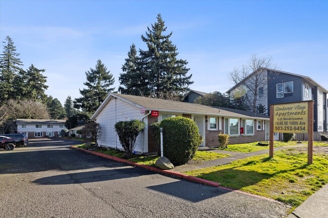 Photo - Glendoveer Village