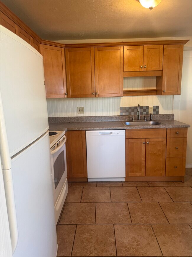 Photo - 409 Lebeau St
