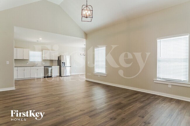 Photo - 350 S Pine Dr