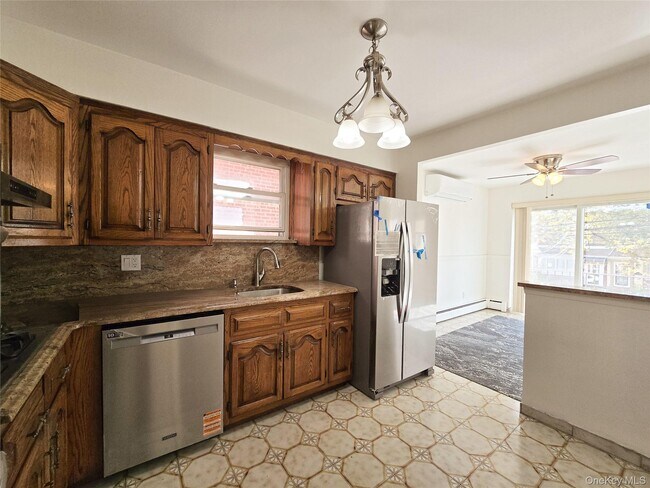 Photo - 59-29-5971 71st St Unidad 2