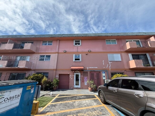 Building Photo - 17101 NW 57th Ave Unit 305