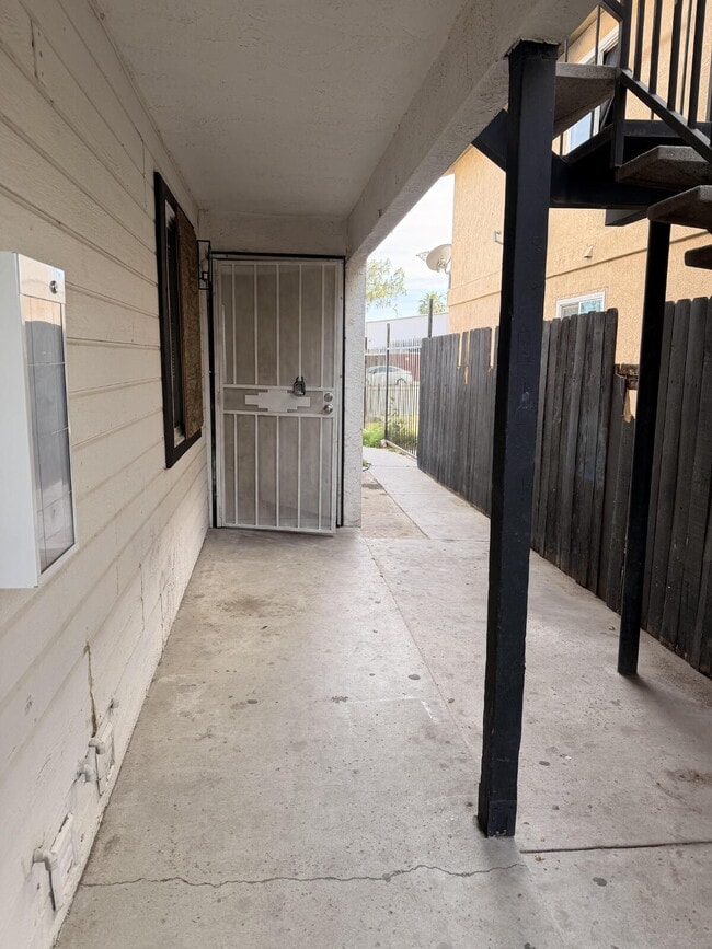 Photo - Spacious 3 Bed / 1 Bath Apartment with Open Layout & In-Unit Laundry Unit A