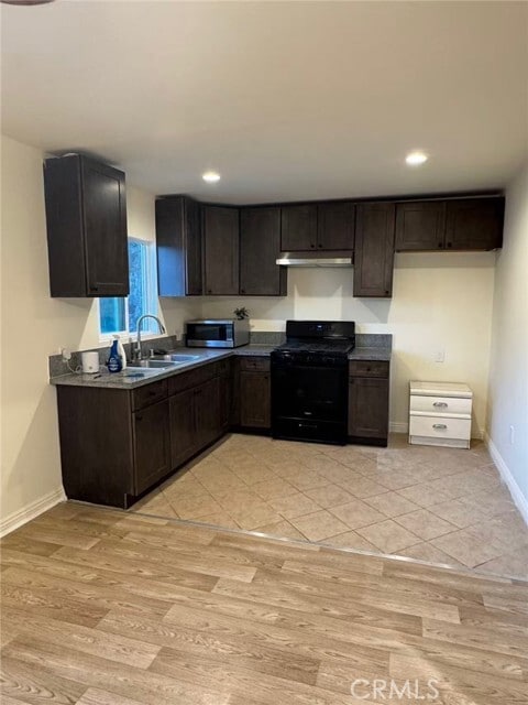 Building Photo - 2617 E 4th Unit 1/2