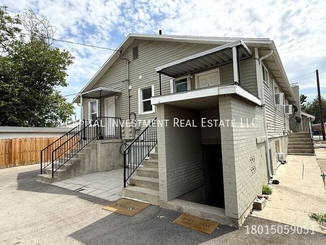 Photo - 3708 McCall St E Unit 4