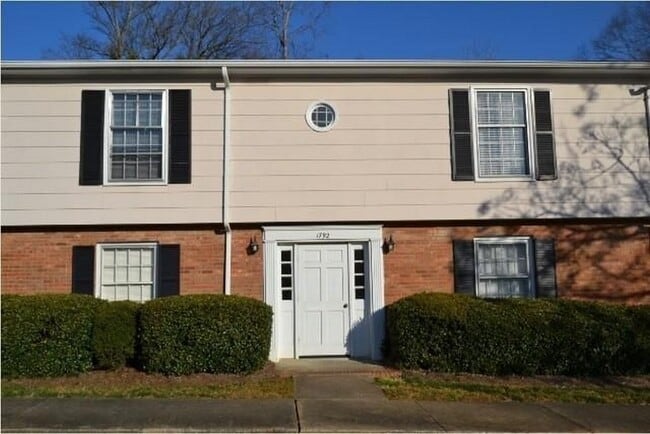 Building Photo - 1792 Ebenezer Rd