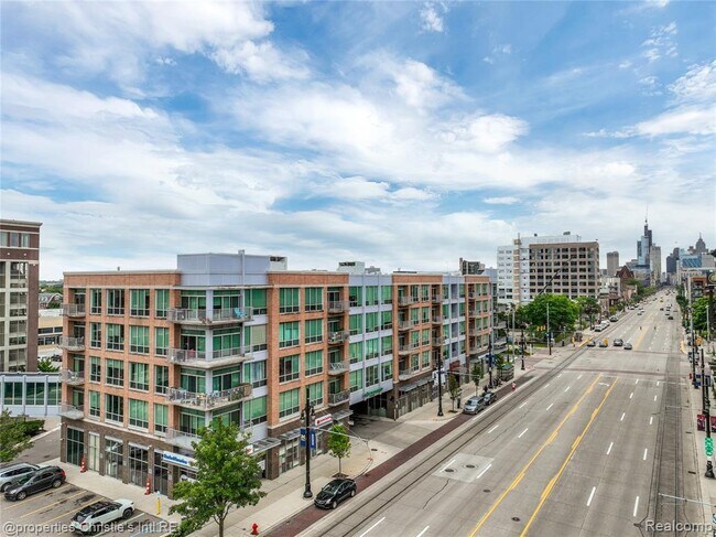 Photo - 3670 Woodward Ave Unidad 202