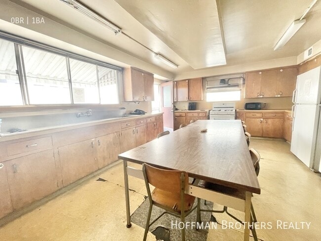 Photo - 933 Grattan St Unit 202