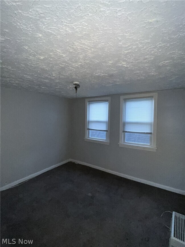 3658 E 143rd St Unidad Upper